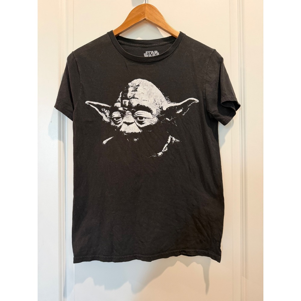 Star Wars Yoda Graphic T-Shirt Black Mens Small Mad Engine Cotton Crewneck Tee